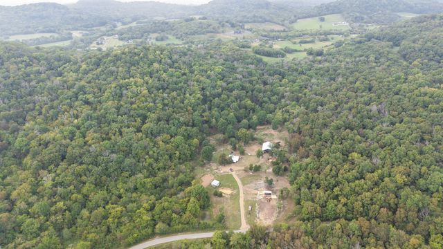 1100 Snake Hollow Rd, Hartsville, TN 37074