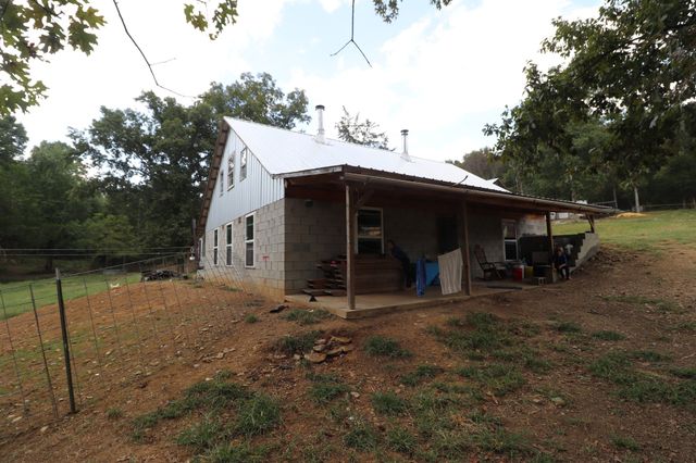 1100 Snake Hollow Rd, Hartsville, TN 37074