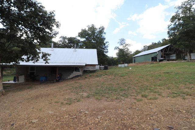 1100 Snake Hollow Rd, Hartsville, TN 37074