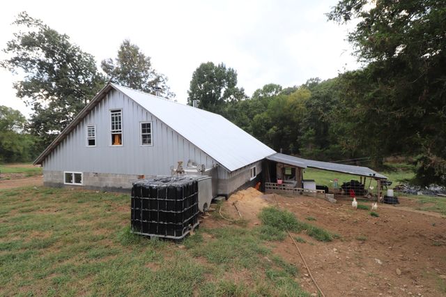 1100 Snake Hollow Rd, Hartsville, TN 37074