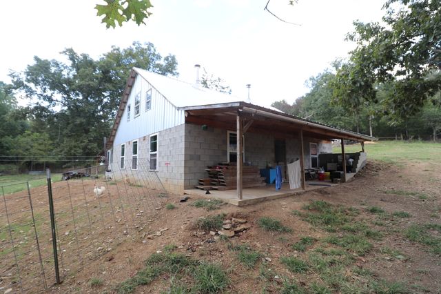 1100 Snake Hollow Rd, Hartsville, TN 37074