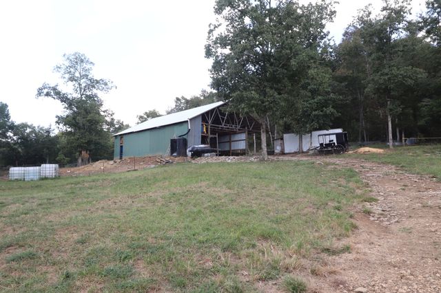 1100 Snake Hollow Rd, Hartsville, TN 37074