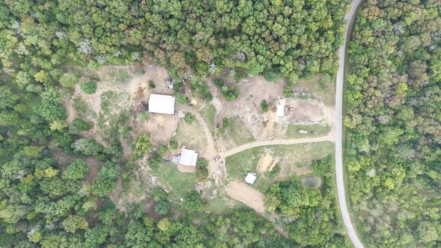 1100 Snake Hollow Rd, Hartsville, TN 37074