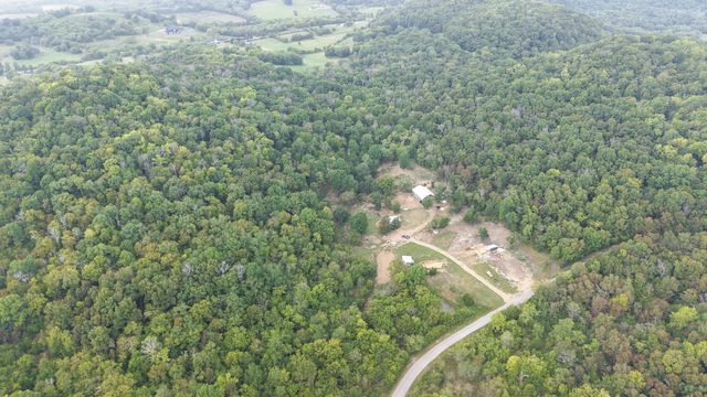 1100 Snake Hollow Rd, Hartsville, TN 37074