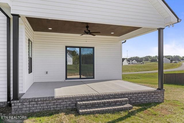 2717 Autumn Woods Trl, Cookeville, TN 38501