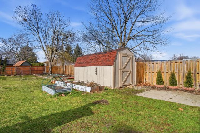 5007 N Darin Rd, Otis Orchards, WA 99027