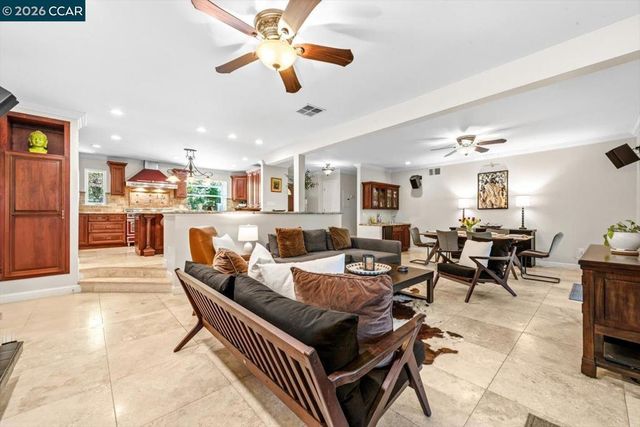 1642 Carriage Dr, Walnut Creek, CA 94598