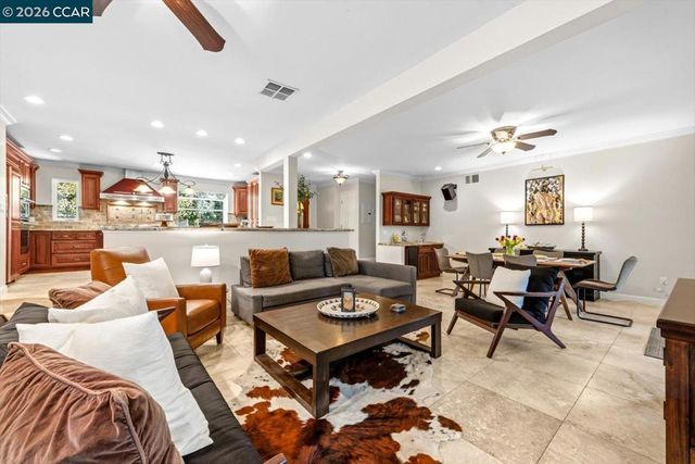 1642 Carriage Dr, Walnut Creek, CA 94598