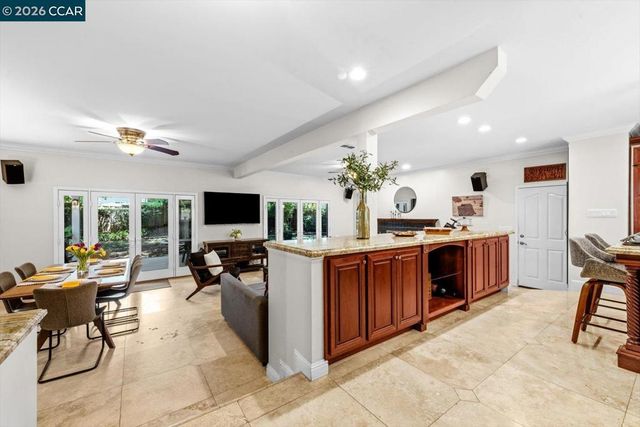 1642 Carriage Dr, Walnut Creek, CA 94598