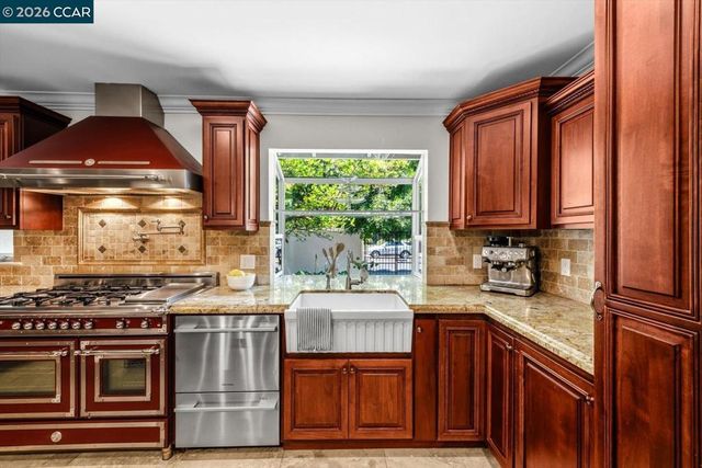 1642 Carriage Dr, Walnut Creek, CA 94598