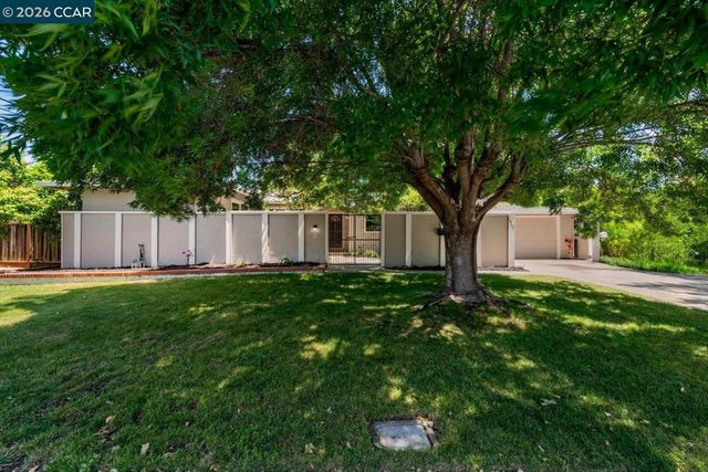 1642 Carriage Dr, Walnut Creek, CA 94598