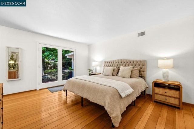 1642 Carriage Dr, Walnut Creek, CA 94598