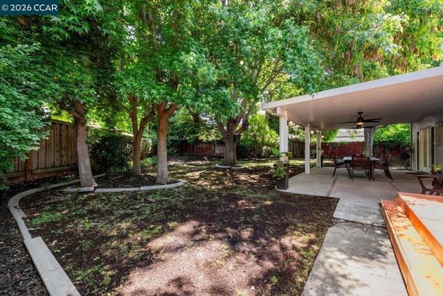 1642 Carriage Dr, Walnut Creek, CA 94598