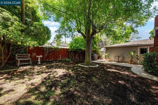 1642 Carriage Dr, Walnut Creek, CA 94598