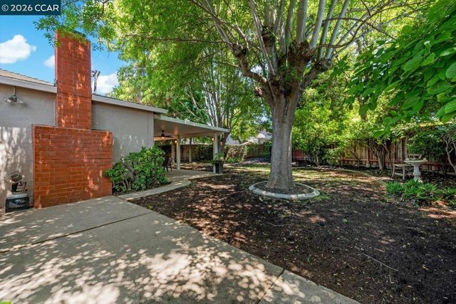1642 Carriage Dr, Walnut Creek, CA 94598
