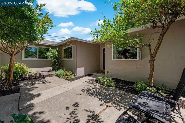1642 Carriage Dr, Walnut Creek, CA 94598