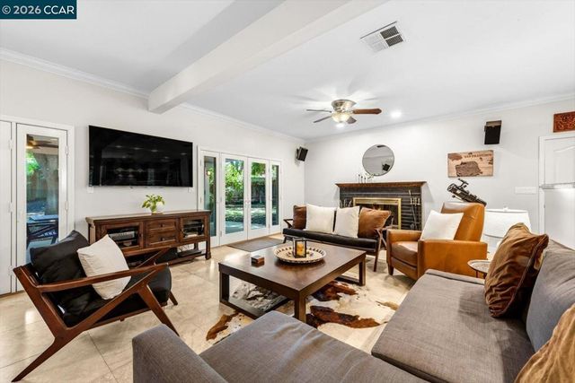 1642 Carriage Dr, Walnut Creek, CA 94598