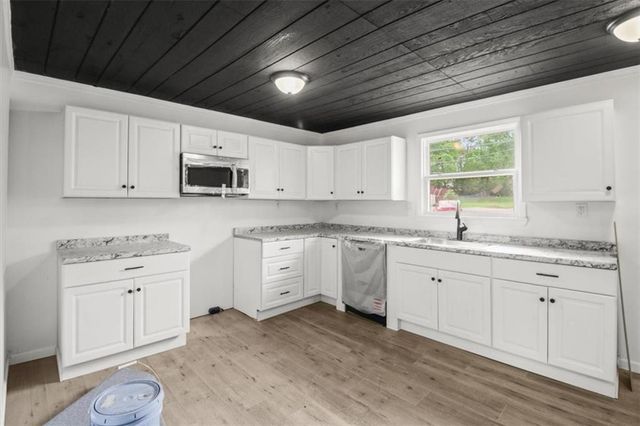 7104 E 67th Street, Kansas City, MO 64133