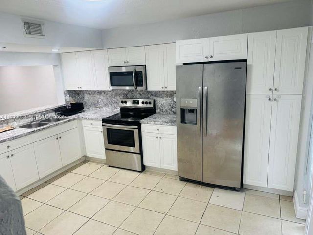 8270 SW 149th Ct 10-209, Miami, FL 33193