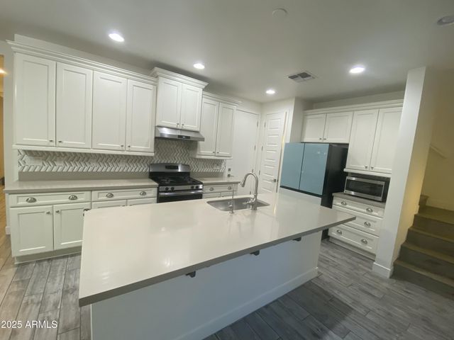 4708 E DALEY Lane, Phoenix, AZ 85050