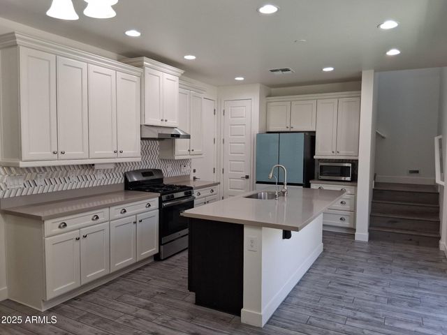 4708 E DALEY Lane, Phoenix, AZ 85050