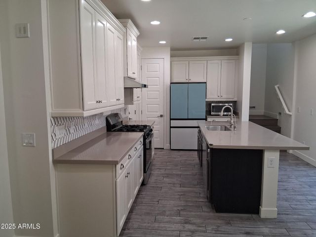 4708 E DALEY Lane, Phoenix, AZ 85050