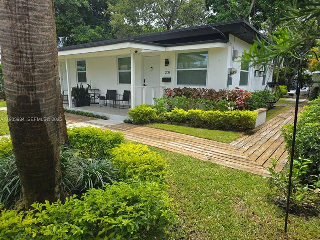 208 SE 4th St 1-2, Hallandale Beach, FL 33009