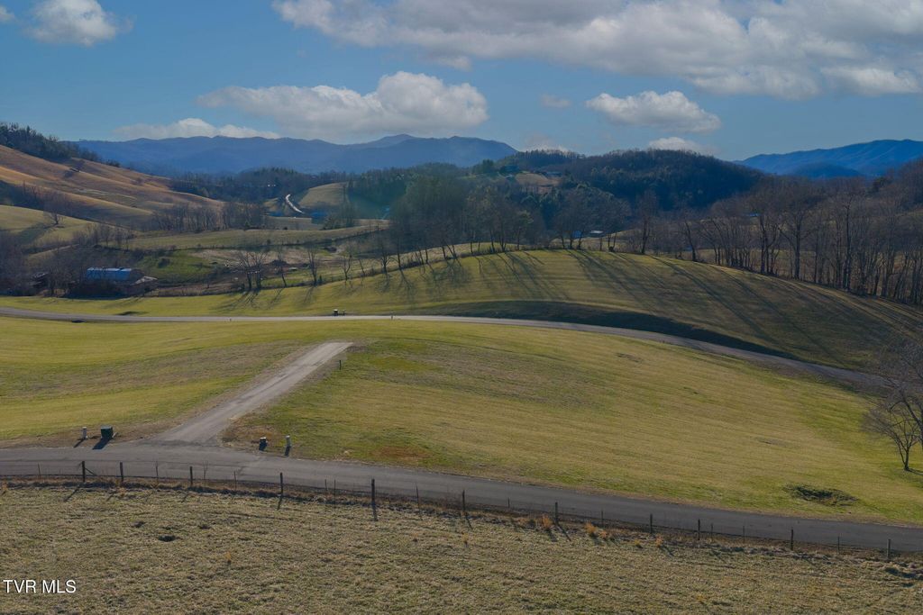 Lot 11 Farmhouse Village, Butler, TN 37640