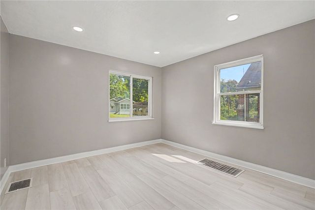 1127 Cedar Avenue, Cincinnati, OH 45224