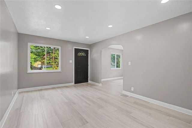 1127 Cedar Avenue, Cincinnati, OH 45224