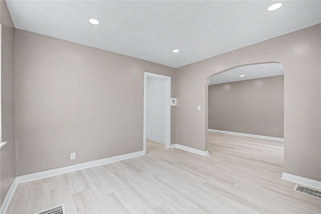 1127 Cedar Avenue, Cincinnati, OH 45224