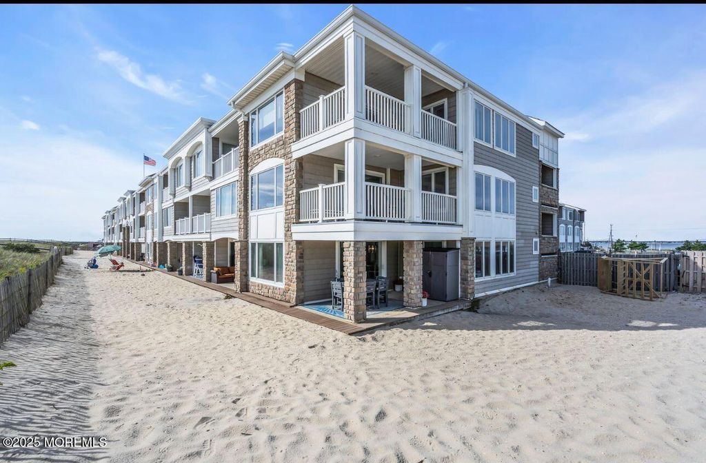 438 Highway 35 N 2101, Mantoloking, NJ 08738