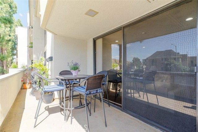 750 S Spaulding Avenue 129, Los Angeles, CA 90036