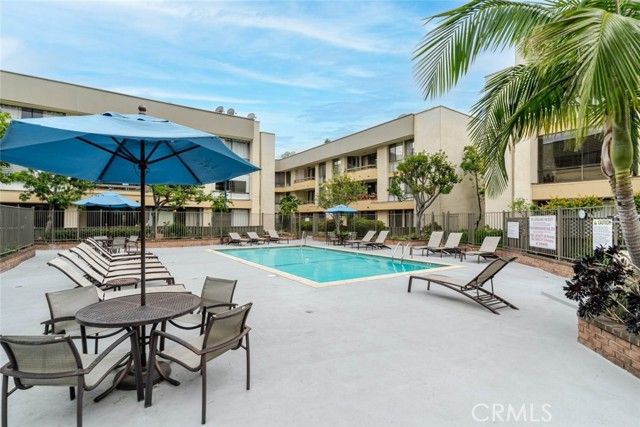 750 S Spaulding Avenue 129, Los Angeles, CA 90036