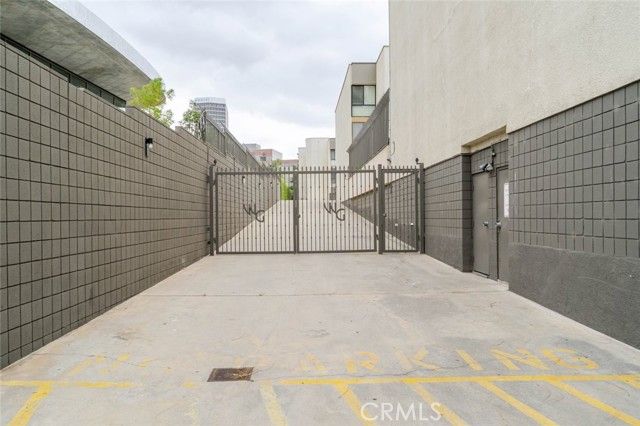 750 S Spaulding Avenue 129, Los Angeles, CA 90036