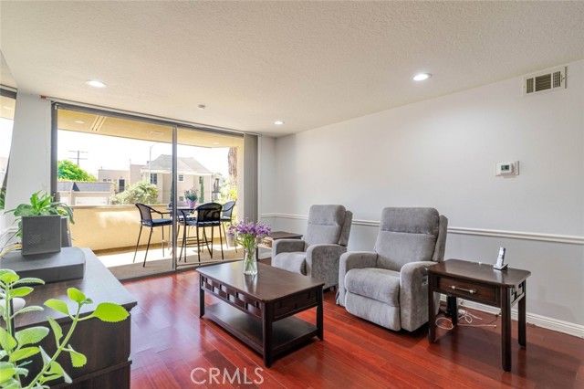 750 S Spaulding Avenue 129, Los Angeles, CA 90036