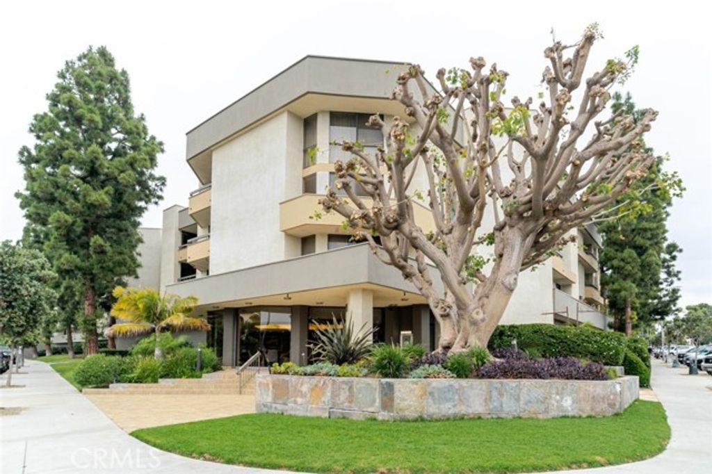 750 S Spaulding Avenue 129, Los Angeles, CA 90036