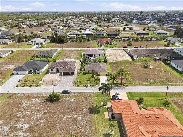 2337 NW 38th PL, Cape Coral, FL 33993
