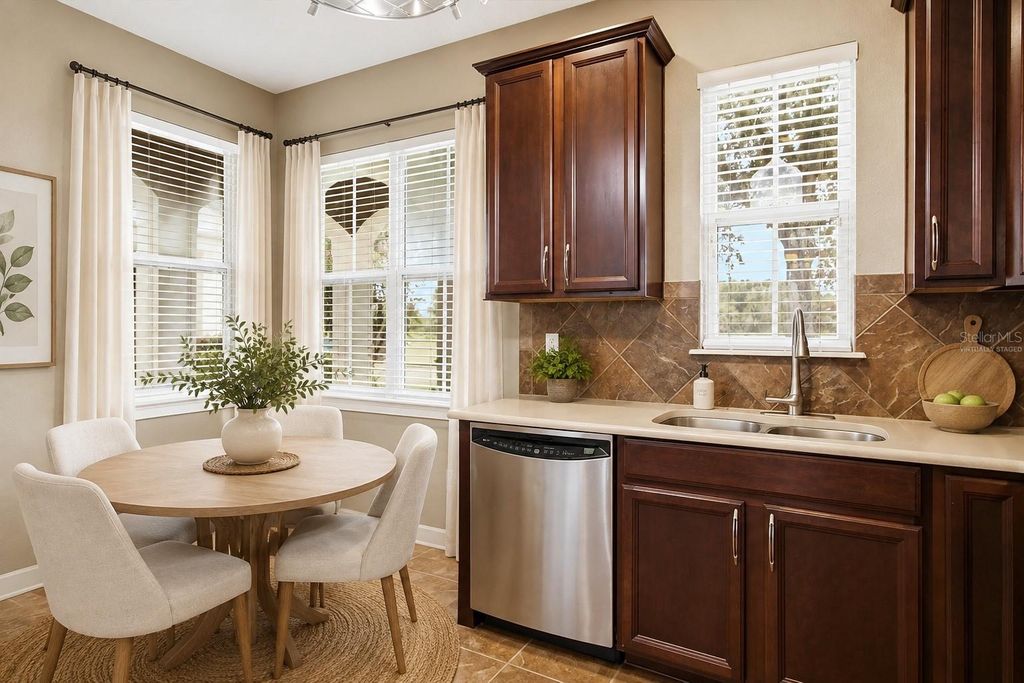Image 11 of property listing at 7430 BENTONSHIRE AVENUE, Windermere, FL 34786