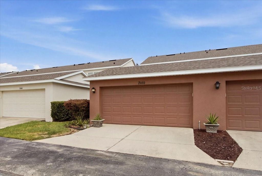 Image 43 of property listing at 7430 BENTONSHIRE AVENUE, Windermere, FL 34786