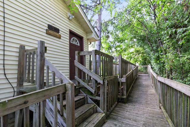 217 55th Street, Clarendon Hills, IL 60514