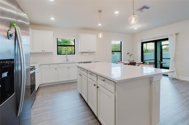 3001 Hibiscus Ave, Lauderdale Lakes, FL 33311