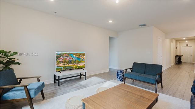 3001 Hibiscus Ave, Lauderdale Lakes, FL 33311