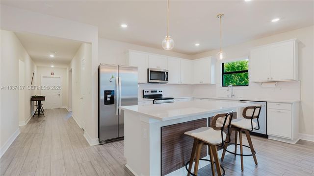 3001 Hibiscus Ave, Lauderdale Lakes, FL 33311