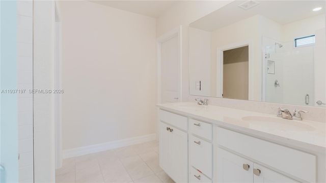 3001 Hibiscus Ave, Lauderdale Lakes, FL 33311