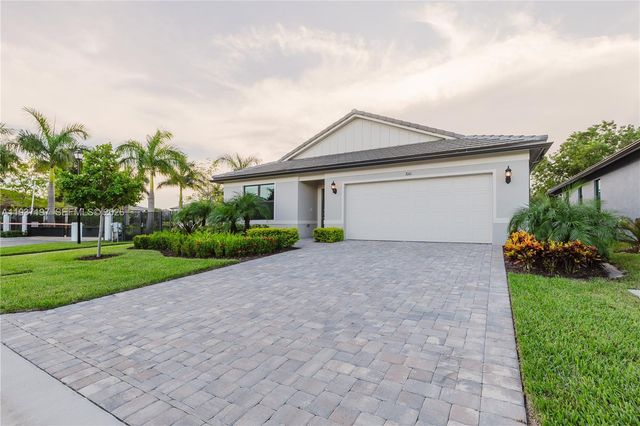 3001 Hibiscus Ave, Lauderdale Lakes, FL 33311