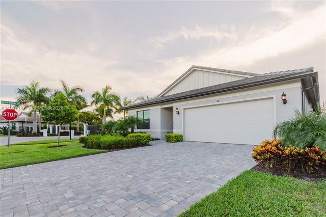 3001 Hibiscus Ave, Lauderdale Lakes, FL 33311