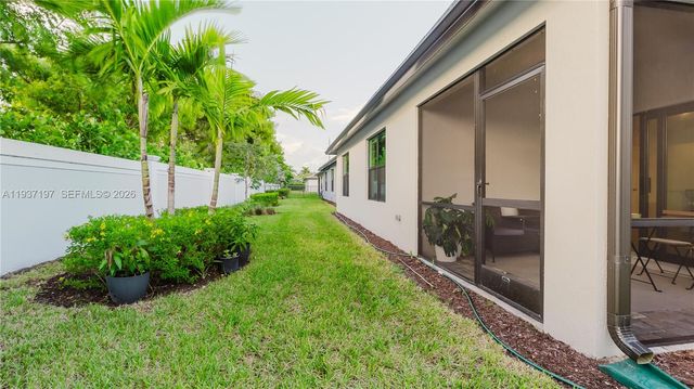 3001 Hibiscus Ave, Lauderdale Lakes, FL 33311