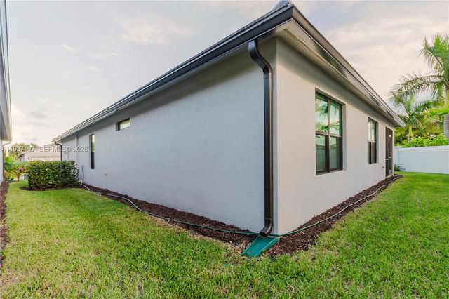 3001 Hibiscus Ave, Lauderdale Lakes, FL 33311