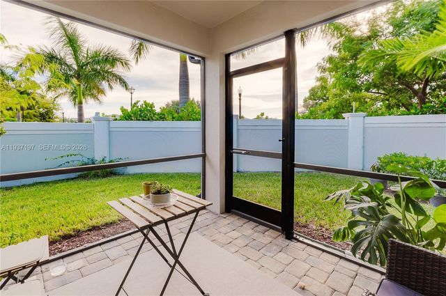 3001 Hibiscus Ave, Lauderdale Lakes, FL 33311